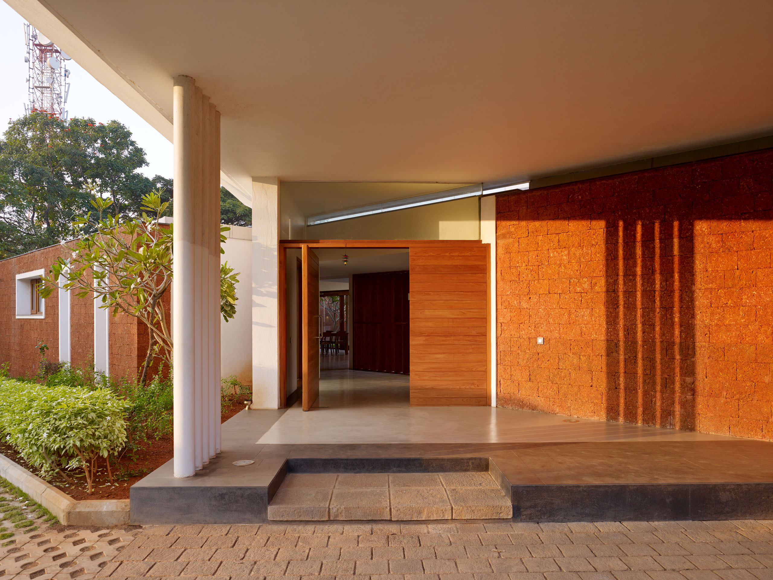 E13430 ALPA 036839 j2560